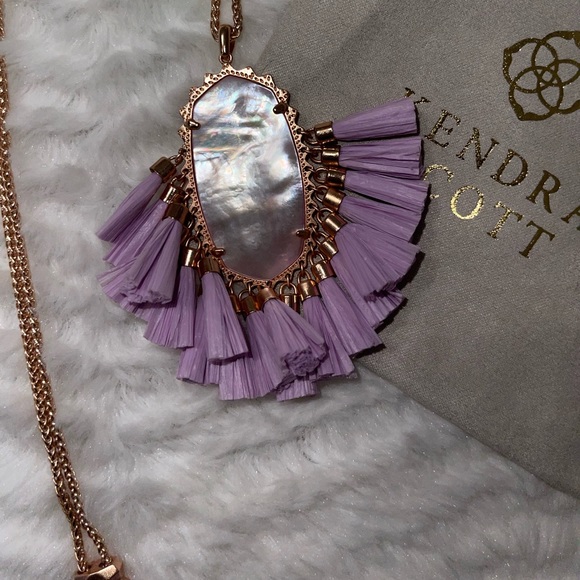 Kendra Scott Rose Gold Betsy Tassel Necklace in Iridescent Lilac Mother of Pearl - Picture 4 of 6